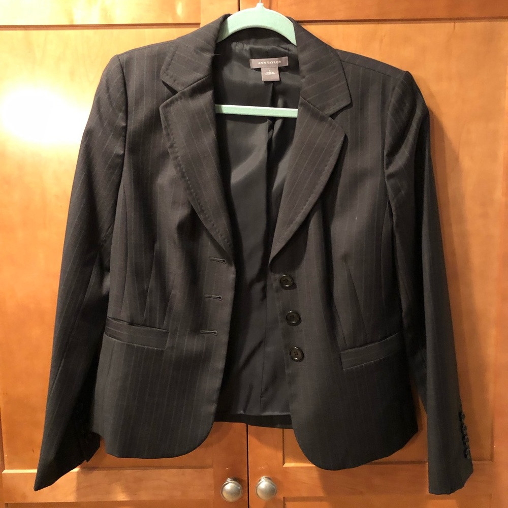 Ann Taylor 3 button blazer